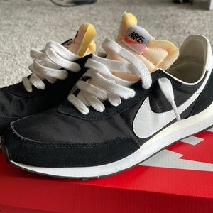 Nike Waffle Trainer 2’s . Kids 5 youth